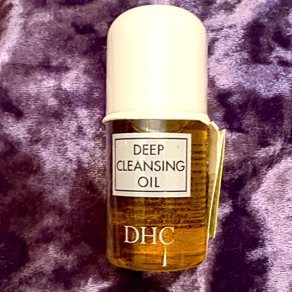 DHC Deep Cleansing Oil